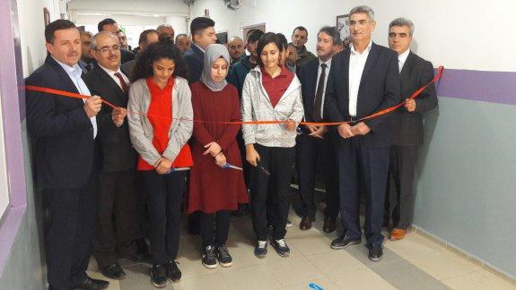 Ayşe Ak Seda Sayan Çok Programlı Anadolu Lisemizde Z Kütüphane Açılışı 