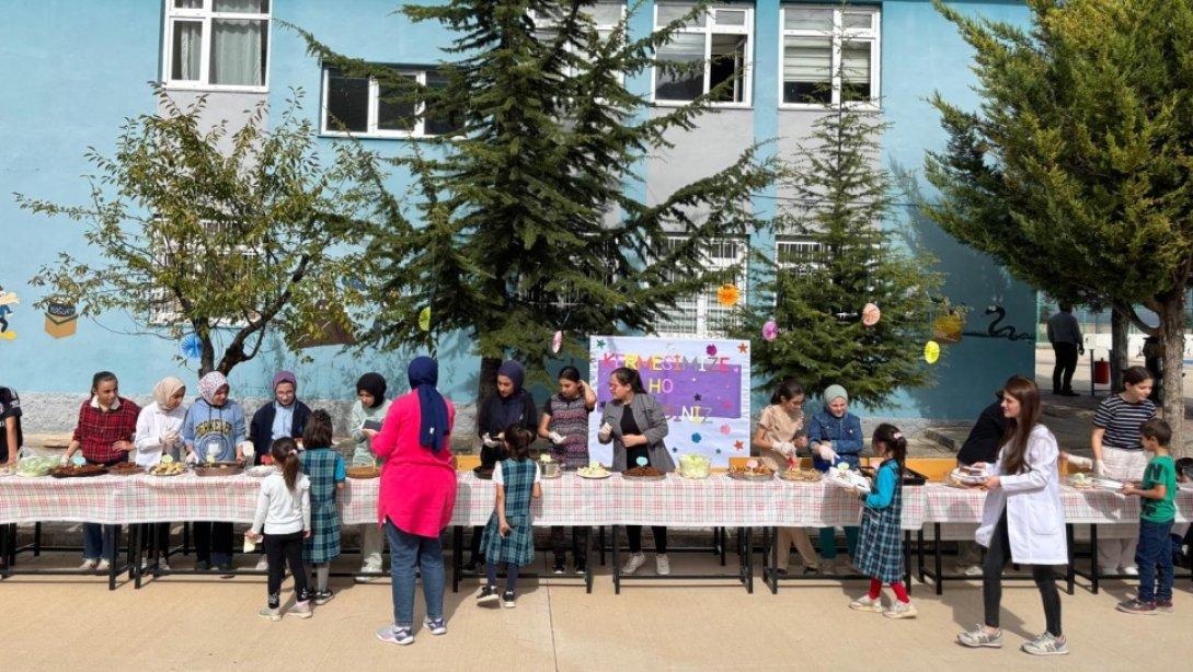 BAĞLARBAŞI İLK-ORTAOKULUMUZ KERMES DÜZENLEDİ.