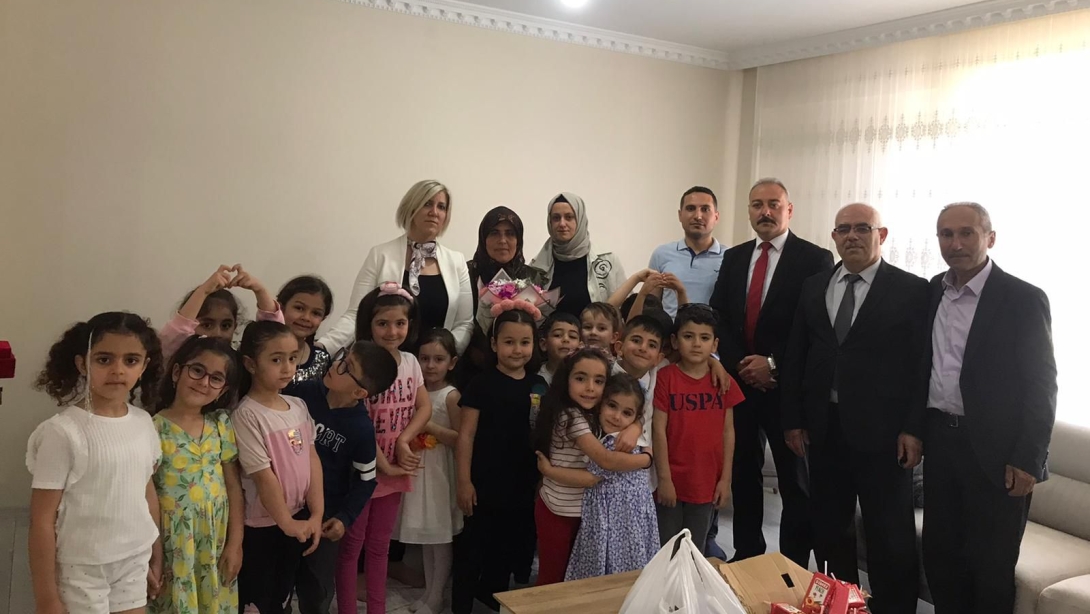 Mahperi Hatun Anaokulu Öğrencilerinden, Anneler Günü Dolayısıyla Anlamlı Ziyaret